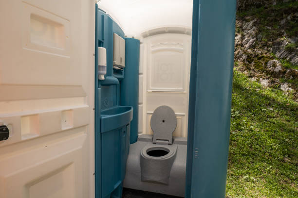 Best Portable restroom trailer rental  in Orland Park, IL